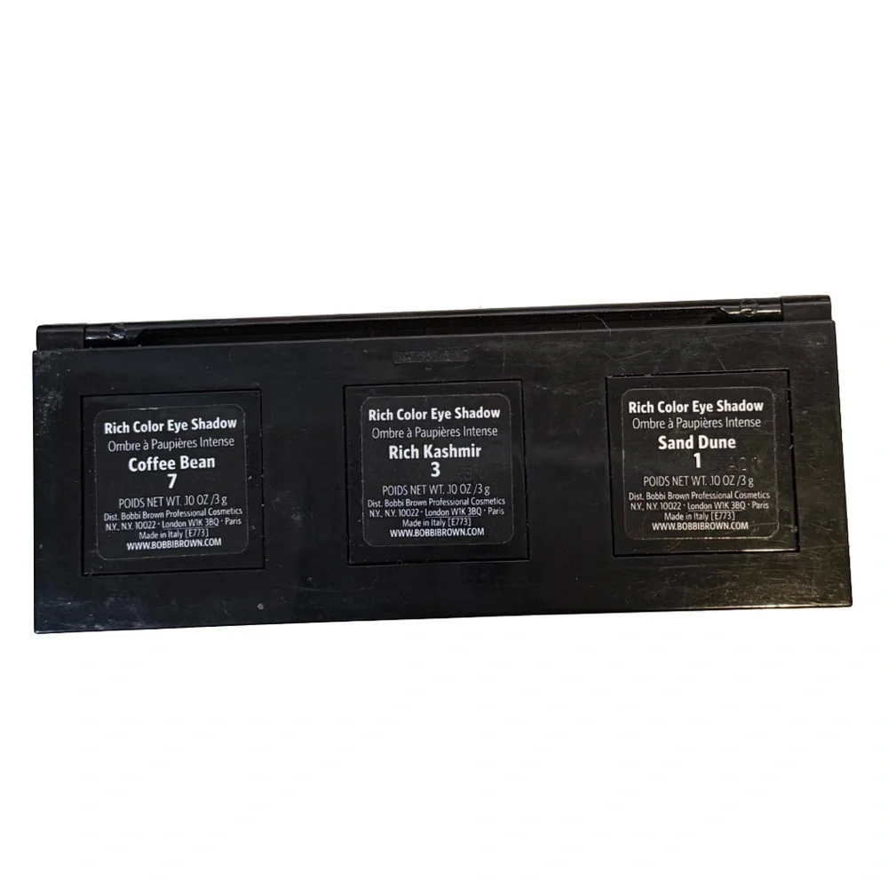 Bobbi Brown eyeshadow trio Coffee Bean 7, Rich Kashmiri 3, Sand Dune 1.
